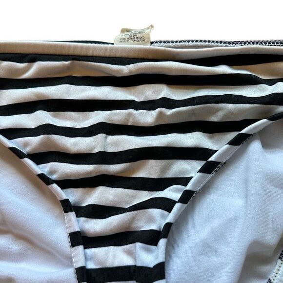 Mossimo black and white striped bikini bottoms - Picture 4 of 6